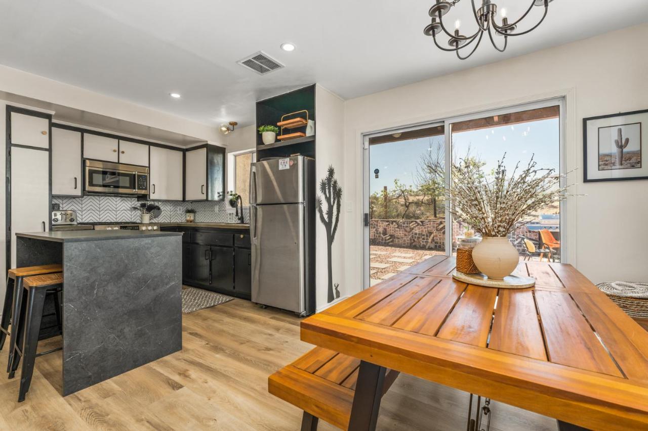 Hot Tub, Games, King Bed, Fire Pit, Bbq Grill, Minutes From National Park And Views Villa Joshua Tree Kültér fotó